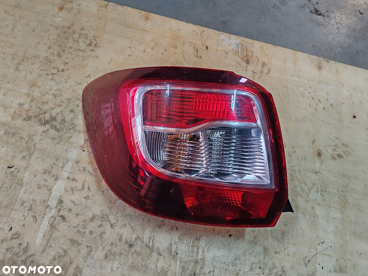 Lampa lewa tył tylna Dacia Sandero II Stepway 12-16 - 2