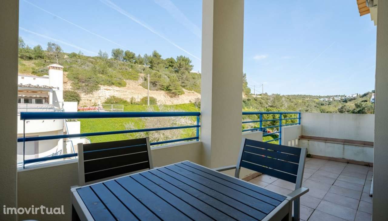 Apartamento T2 com piscina para venda em Salema, Algarve - Grande imagem: 2/26
