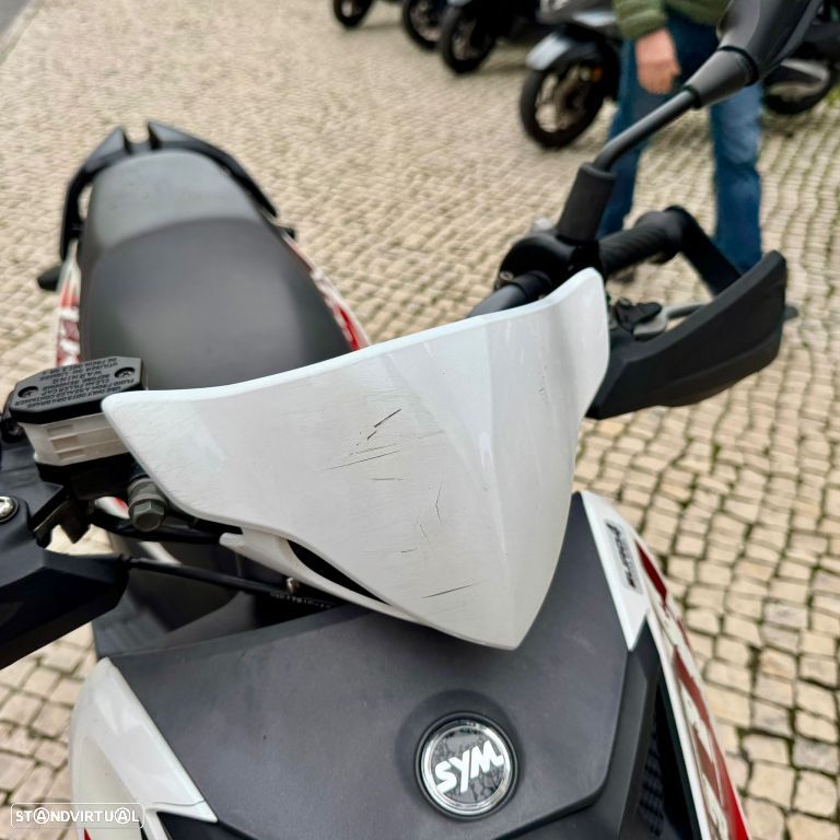 Sym FIDDLE CROX 50 - 8