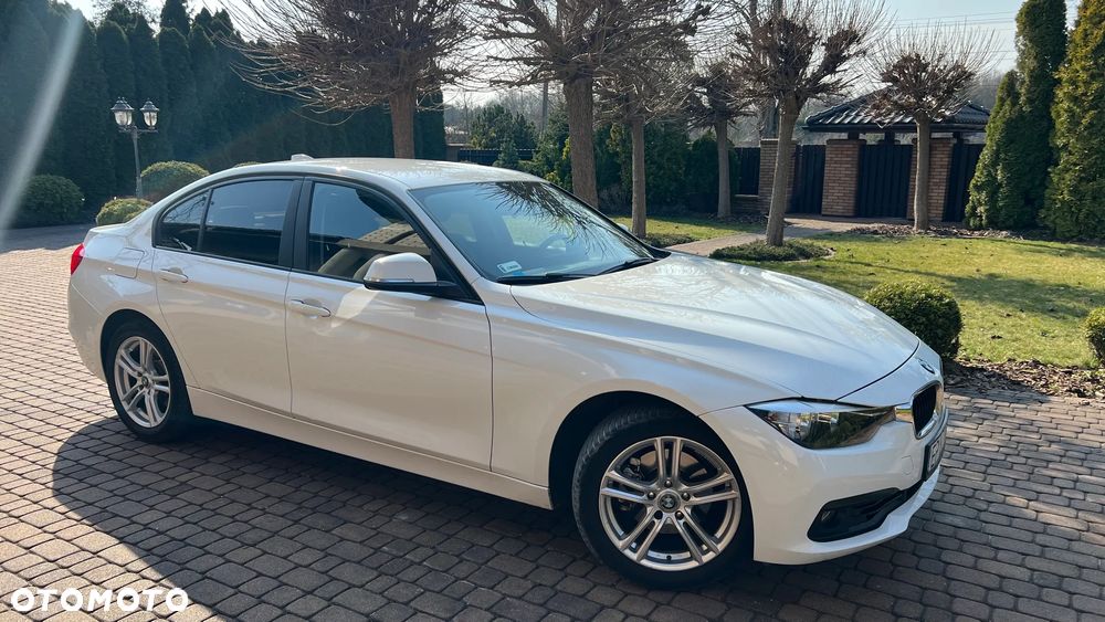 BMW Seria 3 320i xDrive - 1