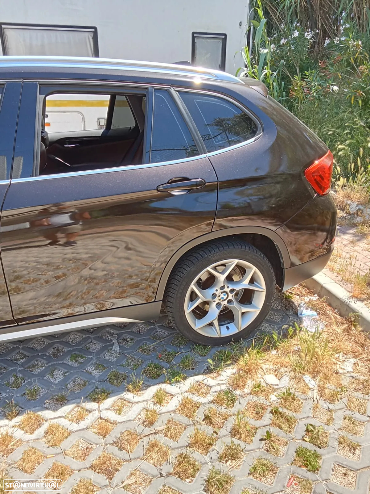BMW X1 18 d sDrive Auto Line Sport - 4