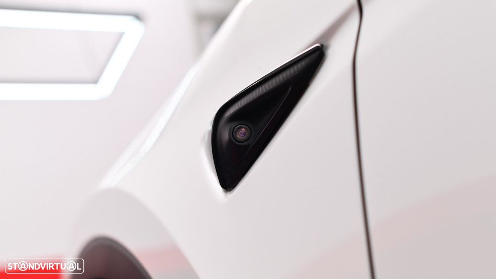 Tesla Model Y Long Range Dual Motor AWD - 12