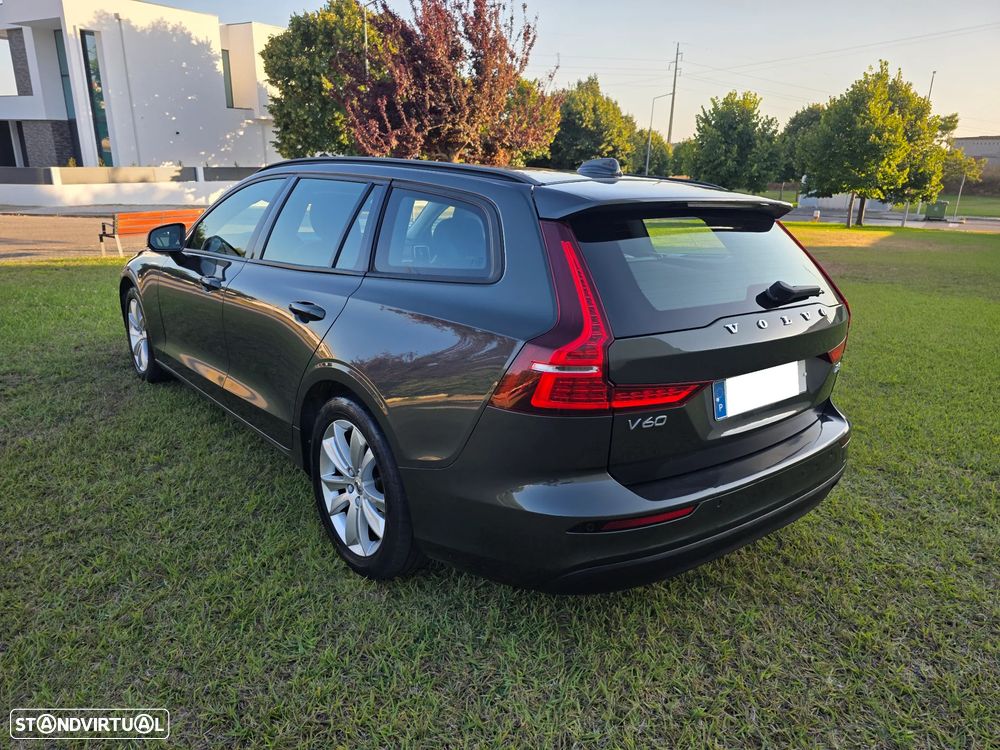 Volvo V60 2.0 D3 Momentum Core - 10