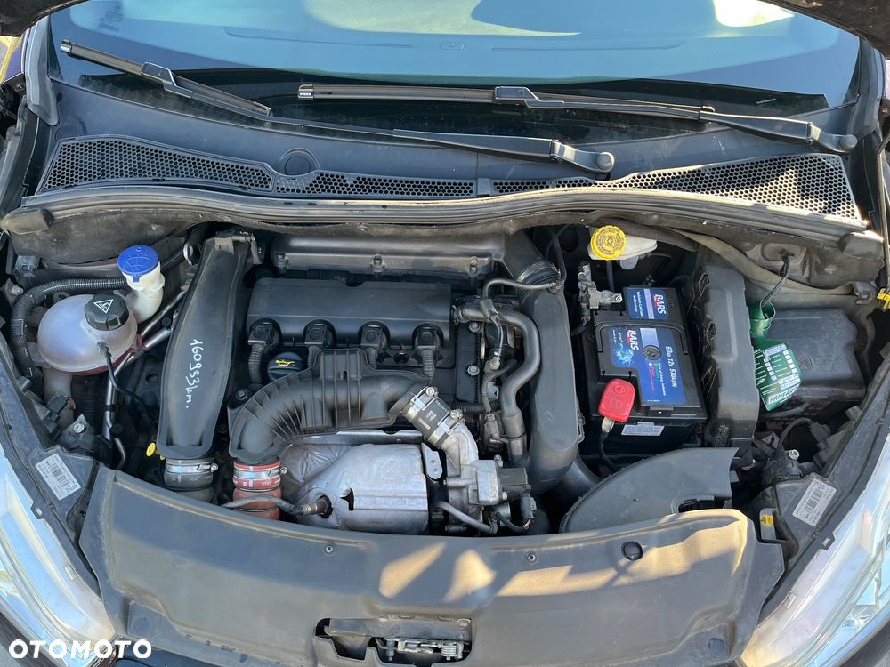 Peugeot 208 - 22