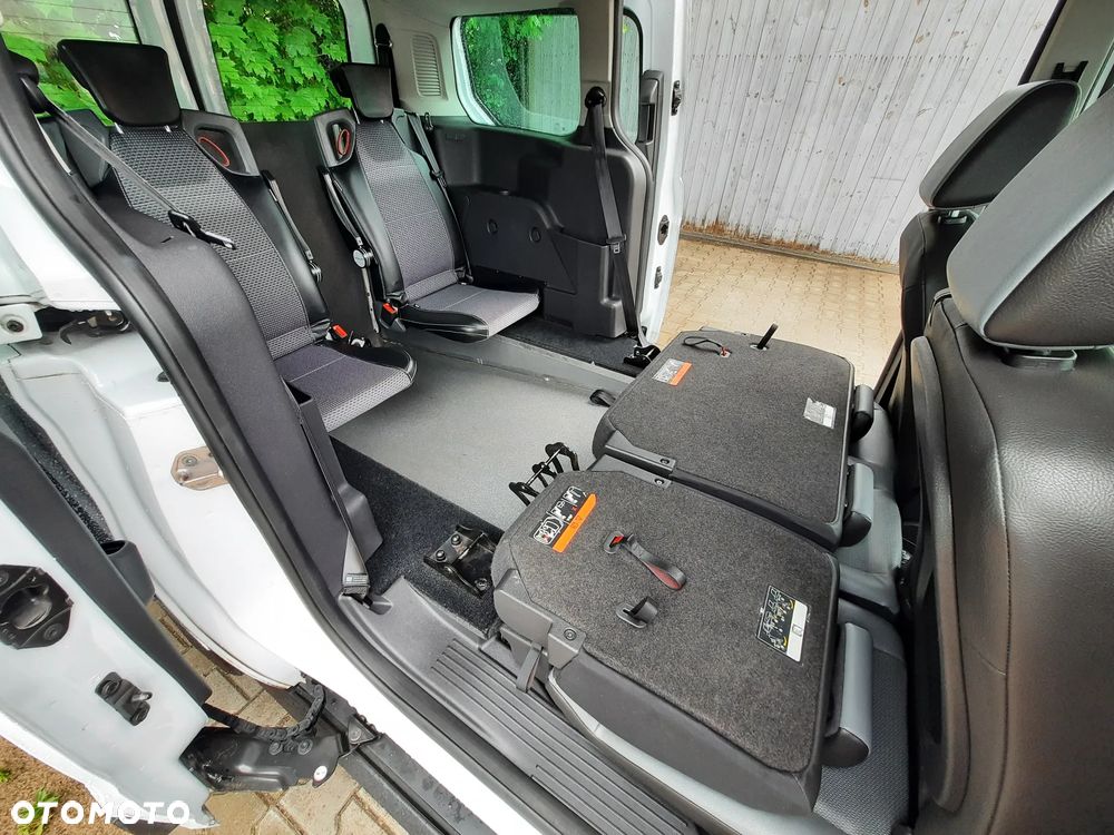 Ford Transit Connect - 34