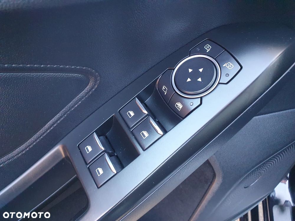 Ford Focus 1.5 EcoBlue STart-Stopp-System ST-LINE X - 22