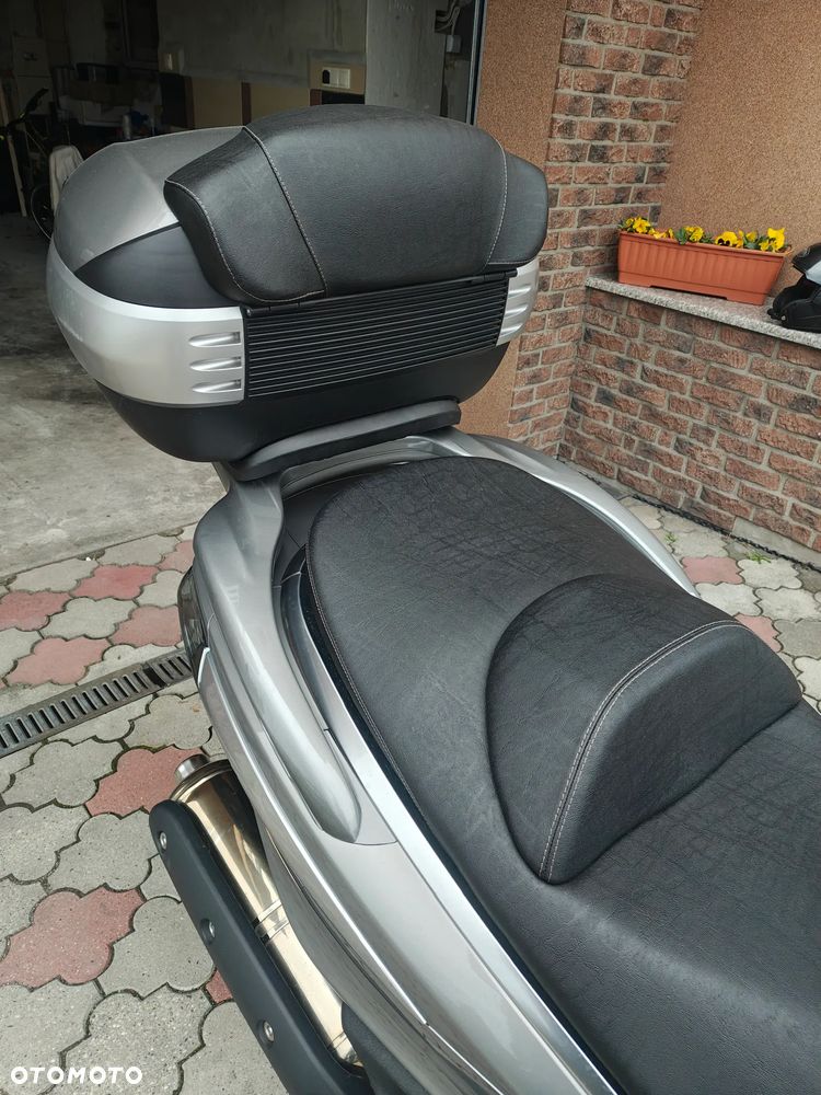 Piaggio X10 - 11