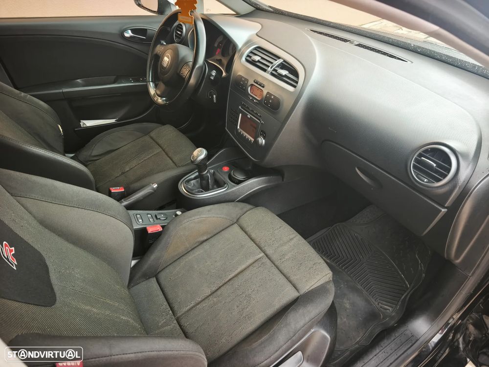 SEAT Leon 2.0 TDI DPF FR - 24