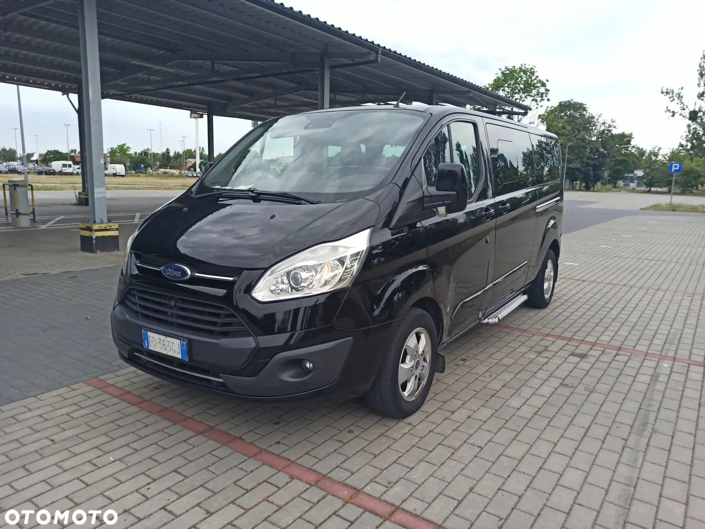 Ford Tourneo Custom - 1