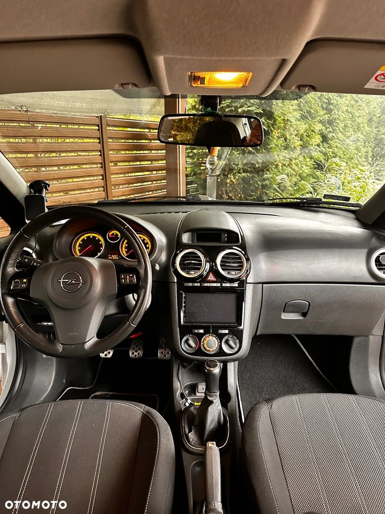 Opel Corsa - 8