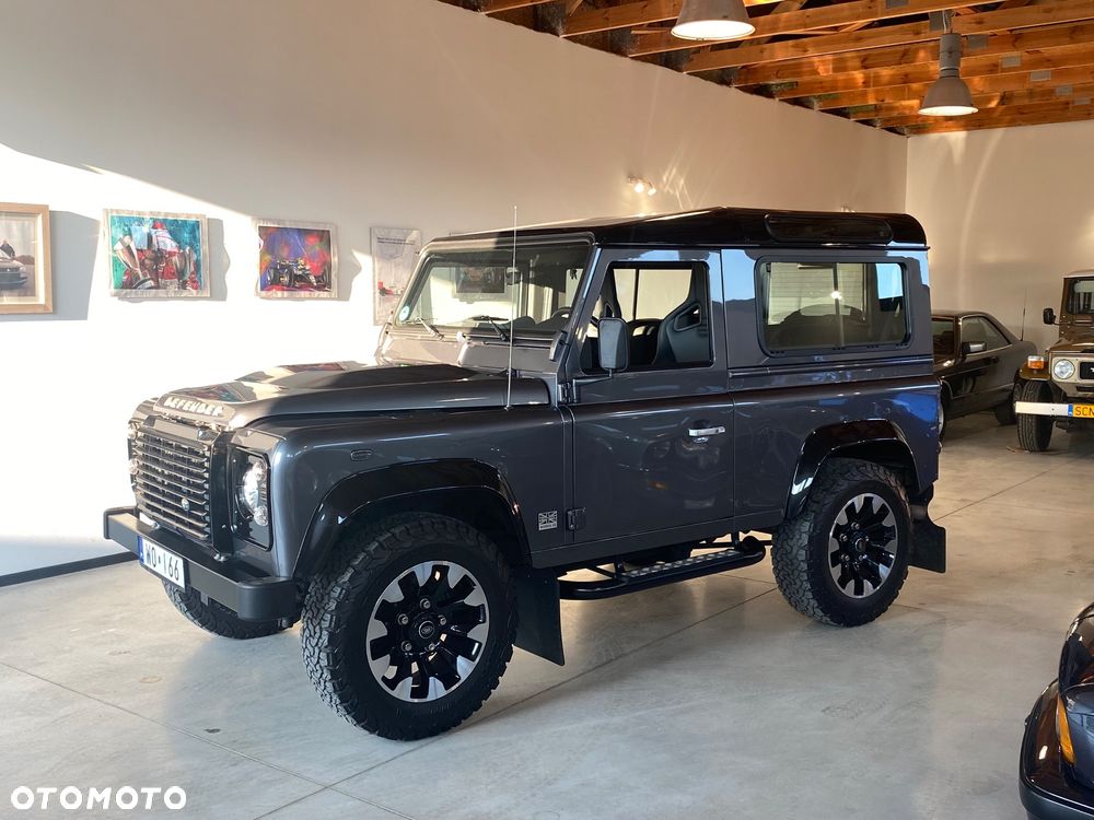Land Rover Defender - 13