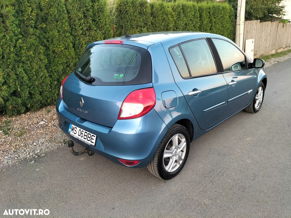 Renault Clio 1.2 16V 75 TomTom Edition - 5