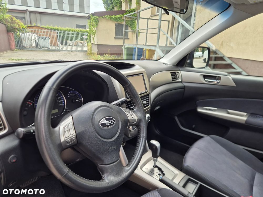 Subaru Forester 2.0 XE NAV Euro5 - 11