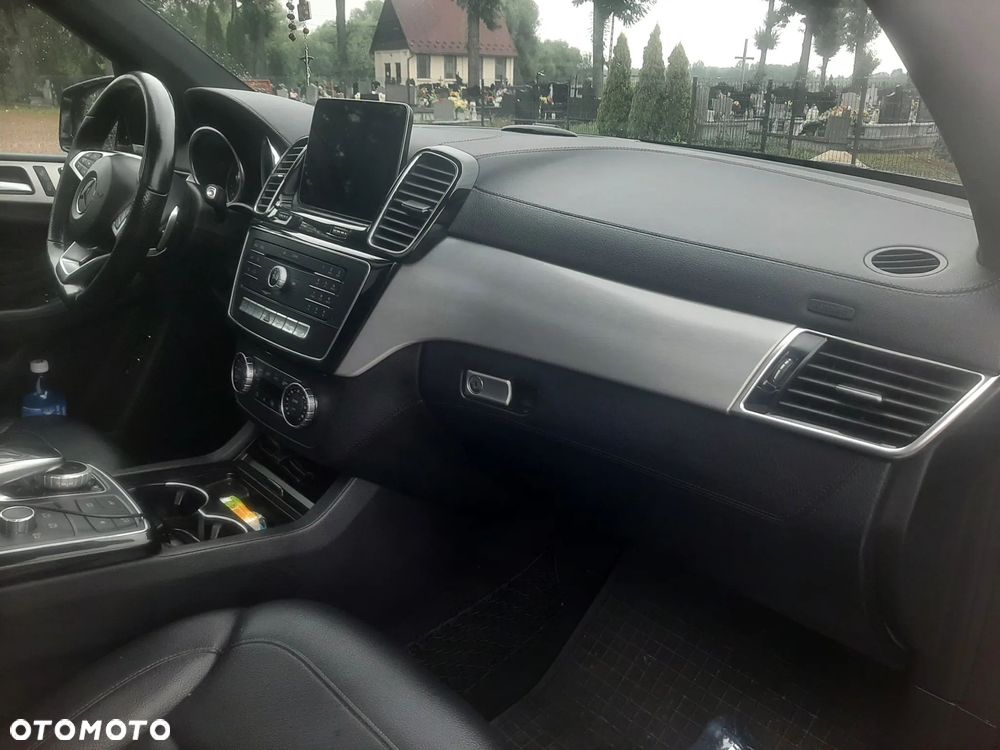 Mercedes-Benz GLE - 11