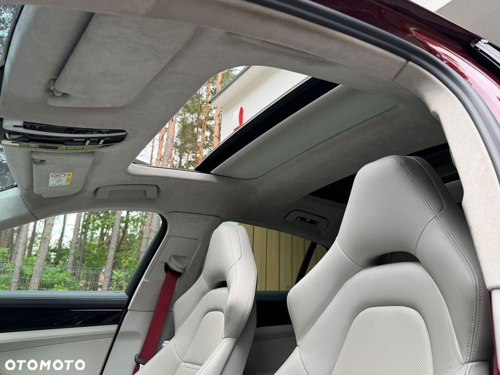 Porsche Panamera - 18