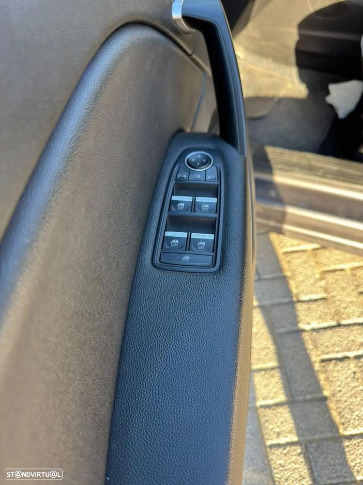 Renault Captur 1.6 E-Tech Plug-In Hybrid Techno - 11
