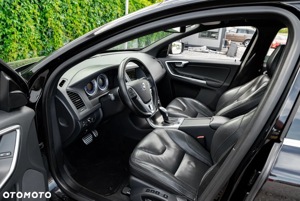 Volvo XC 60 D5 AWD RDesign - 18