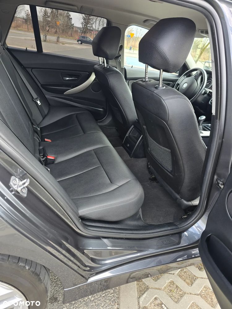 BMW Seria 3 320d Edition Luxury Line Purity - 27