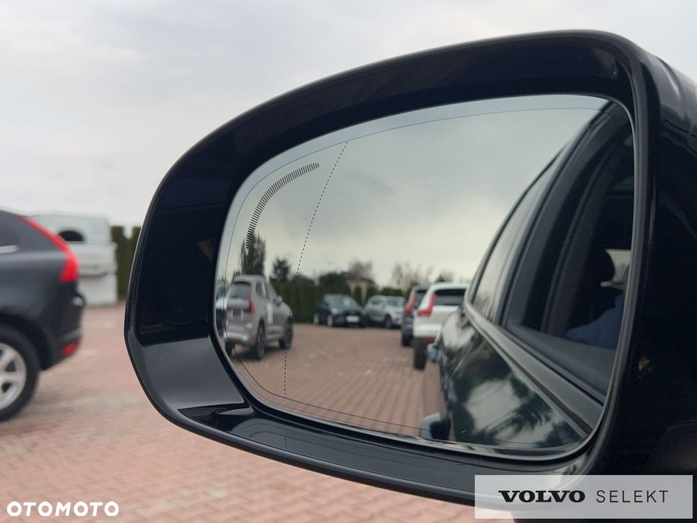 Volvo XC 60 T6 Plug-In Hybrid AWD Plus Dark - 30