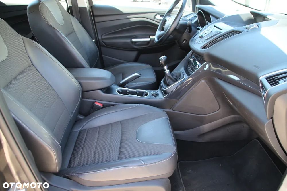 Ford Kuga 2.0 TDCi 4WD Titanium - 20