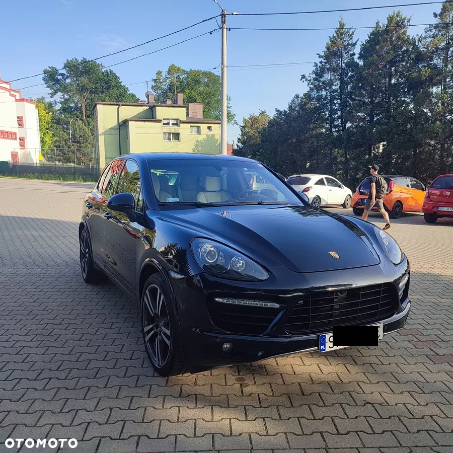 Porsche Cayenne Turbo S - 4