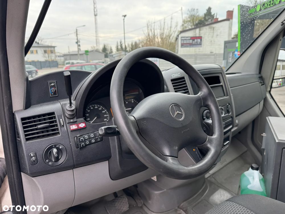 Mercedes-Benz Sprinter - 19