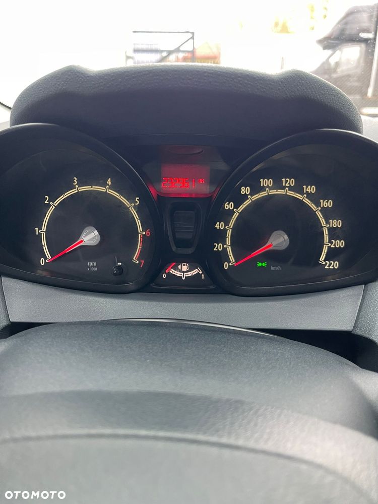 Ford Fiesta 1.25 Champions Edition - 22