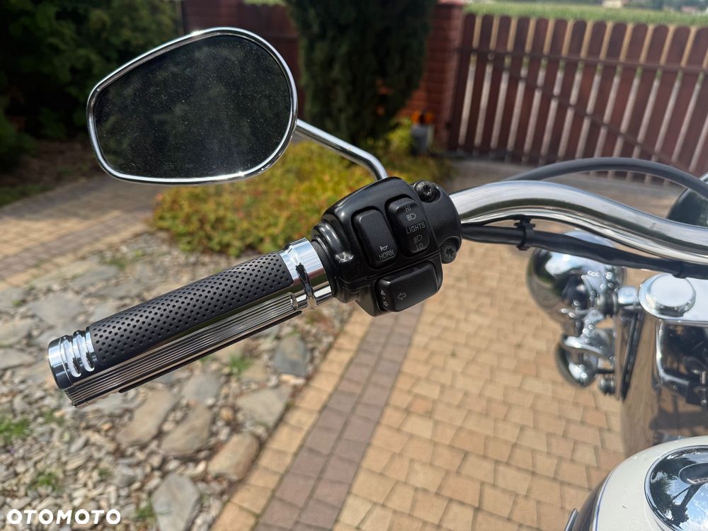 Harley-Davidson Softail Deluxe - 10