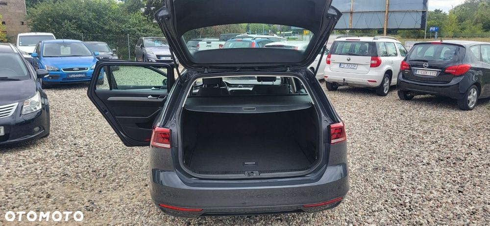 Volkswagen Passat - 10