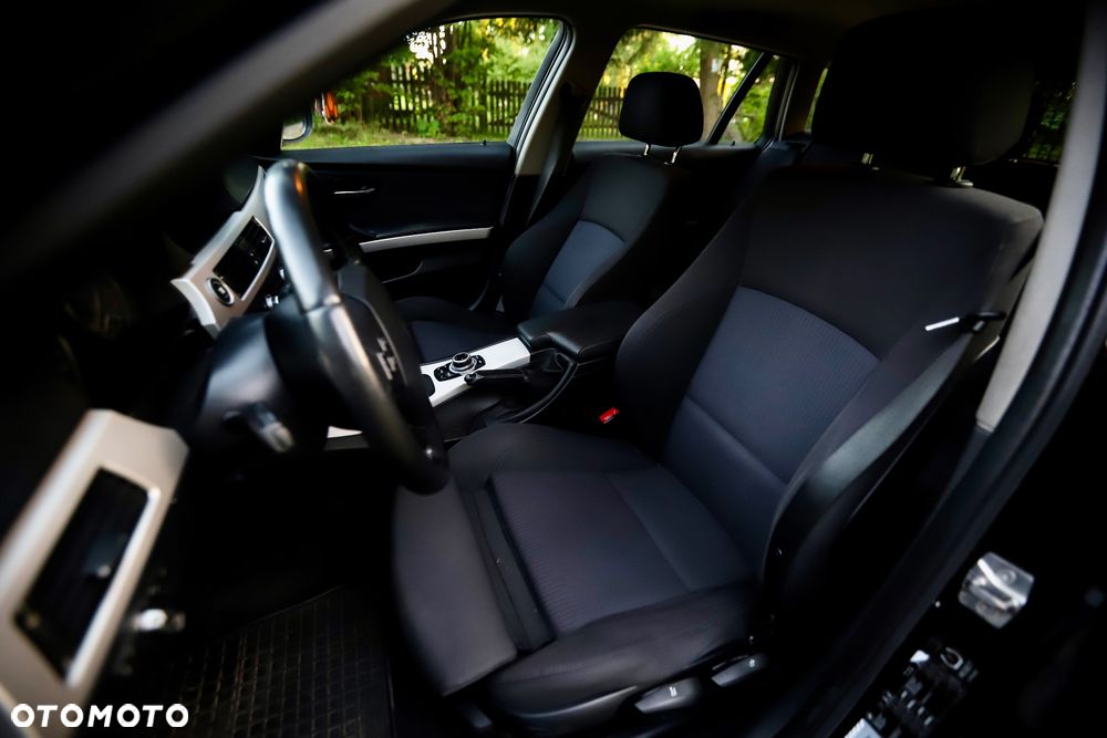 BMW Seria 3 318d - 17