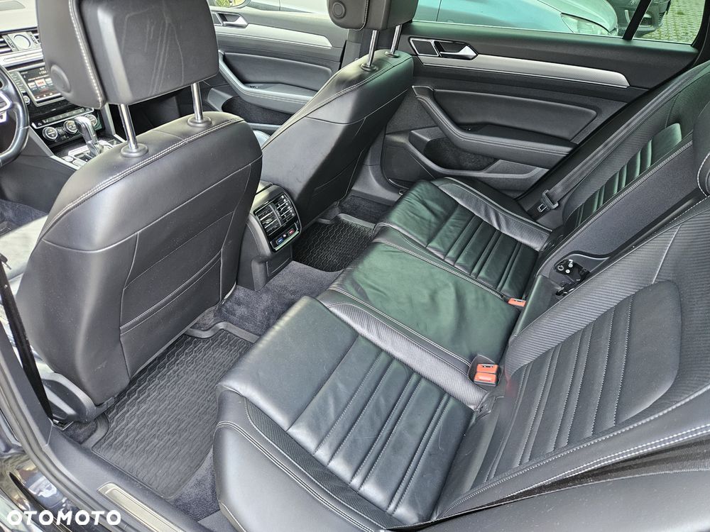 Volkswagen Passat - 19