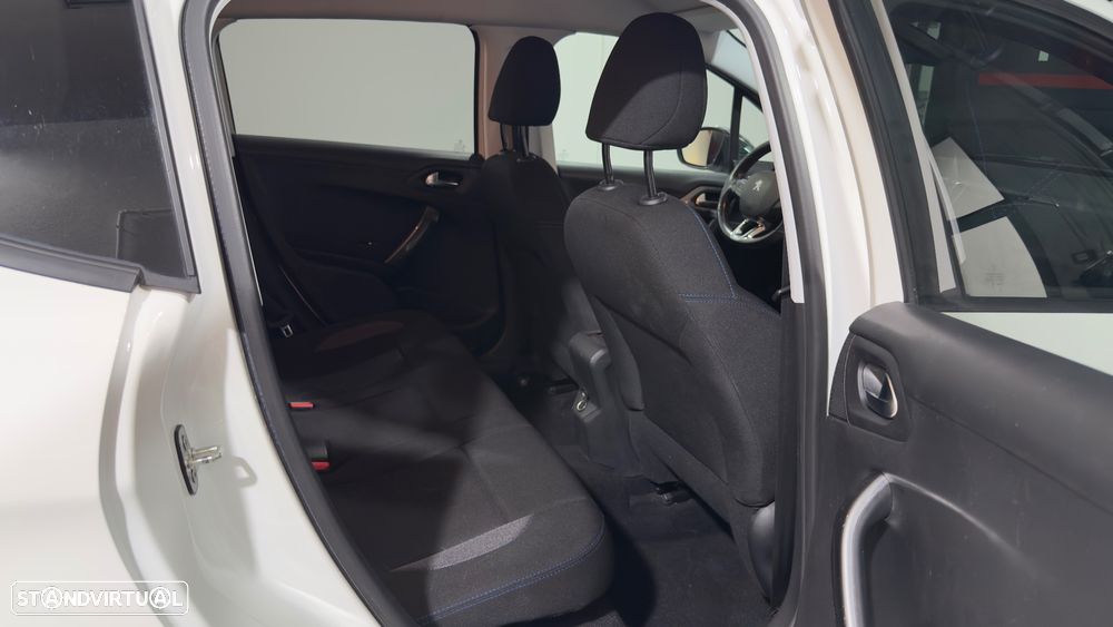 Peugeot 2008 1.2 PureTech Style - 15