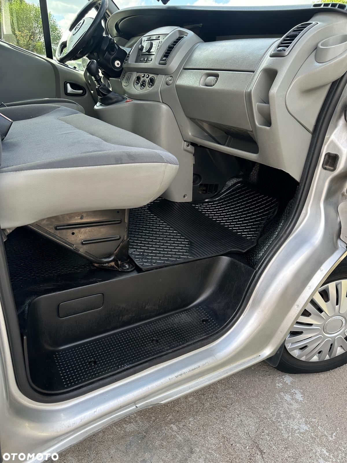 Opel Vivaro - 13
