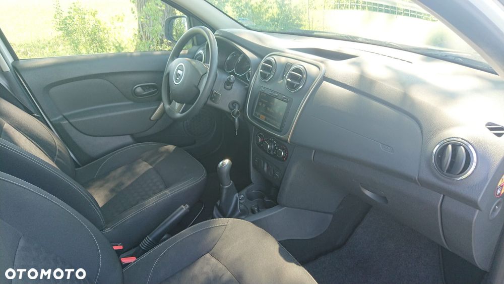 Dacia Sandero 1.2 16V 75 Laureate - 9