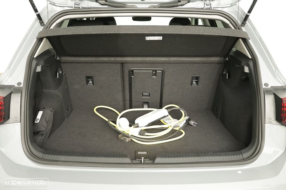 VW Golf 1.5 TSI e-Hybrid Style DSG - 24