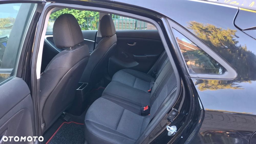 Hyundai i30 blue 1.6 CRDi Passion - 8