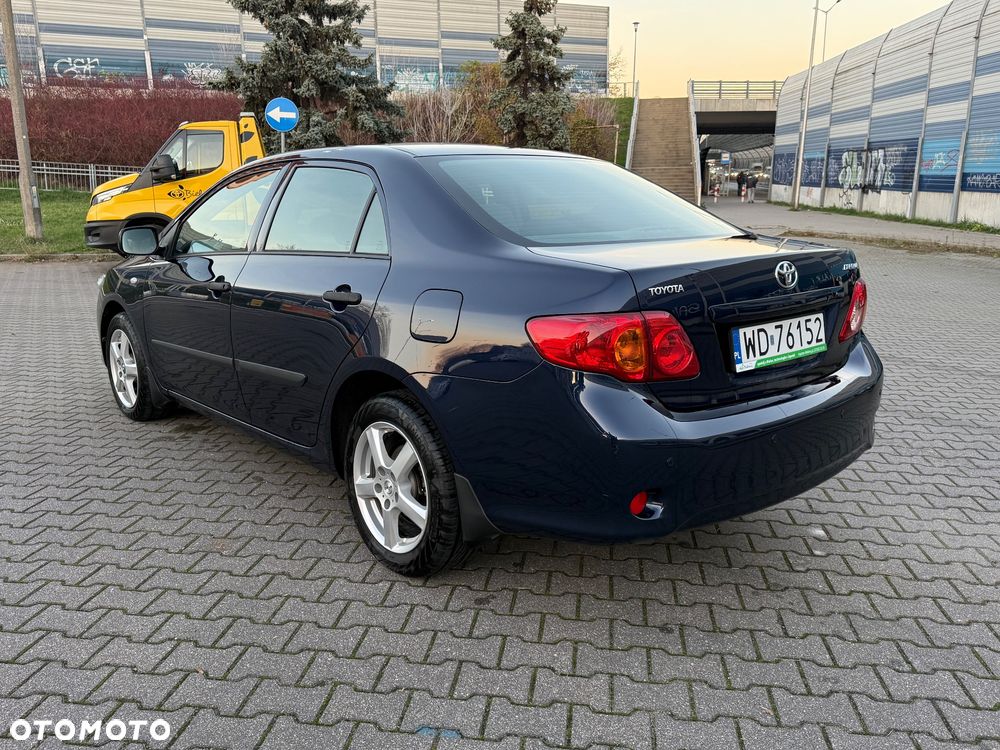 Toyota Corolla 1.6 VVT-i Luna - 5