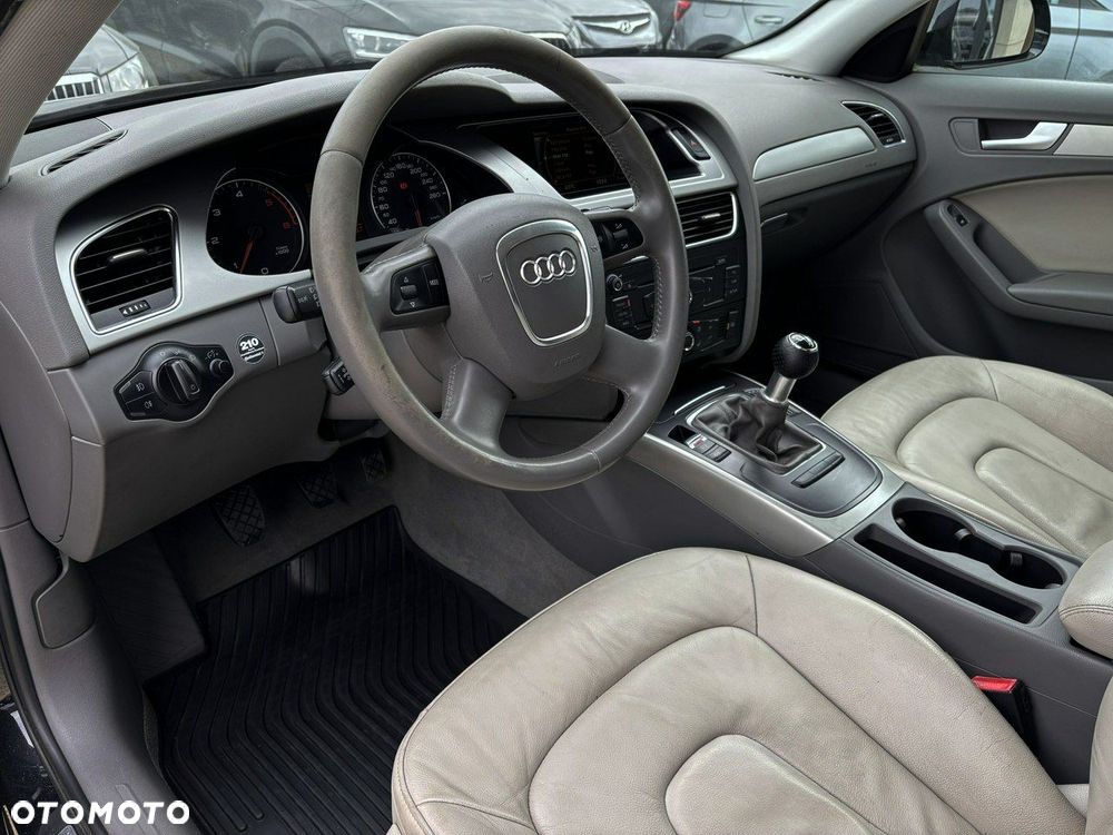 Audi A4 Avant 2.0 TDI DPF Ambiente - 13