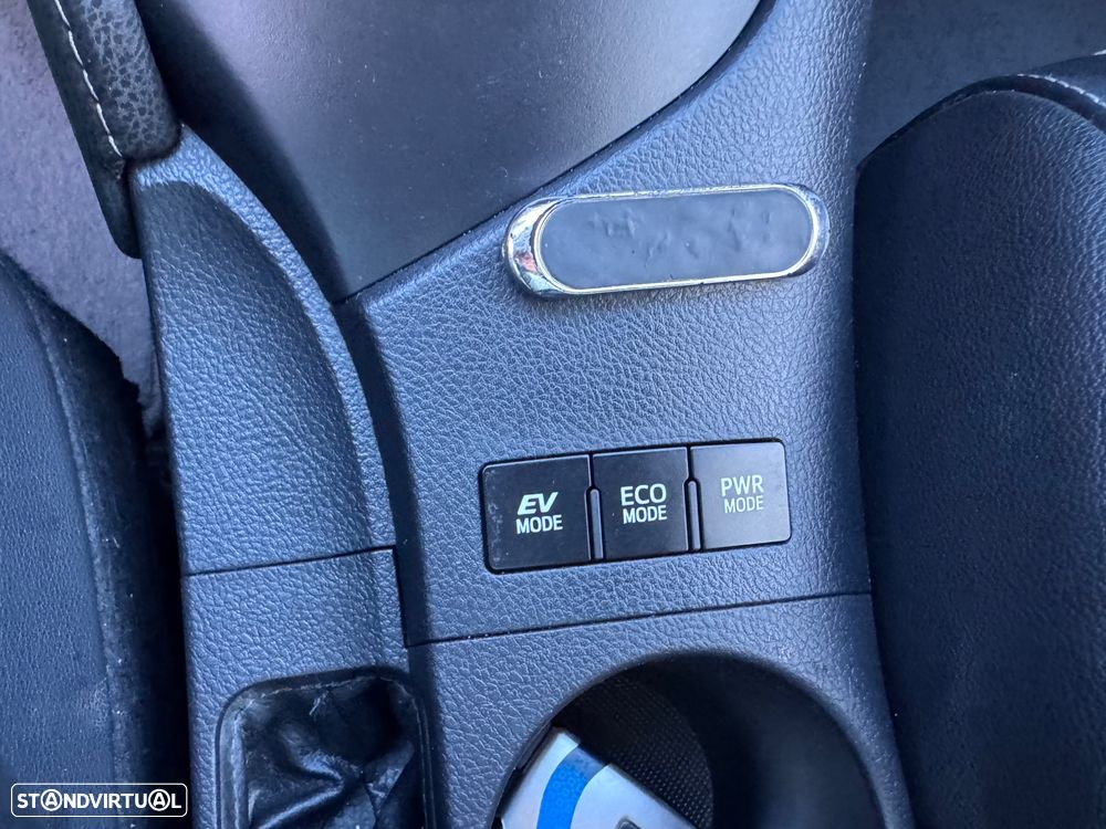 Toyota Auris Touring Sports 1.8 HSD Exclusive +Sky+Navi - 14