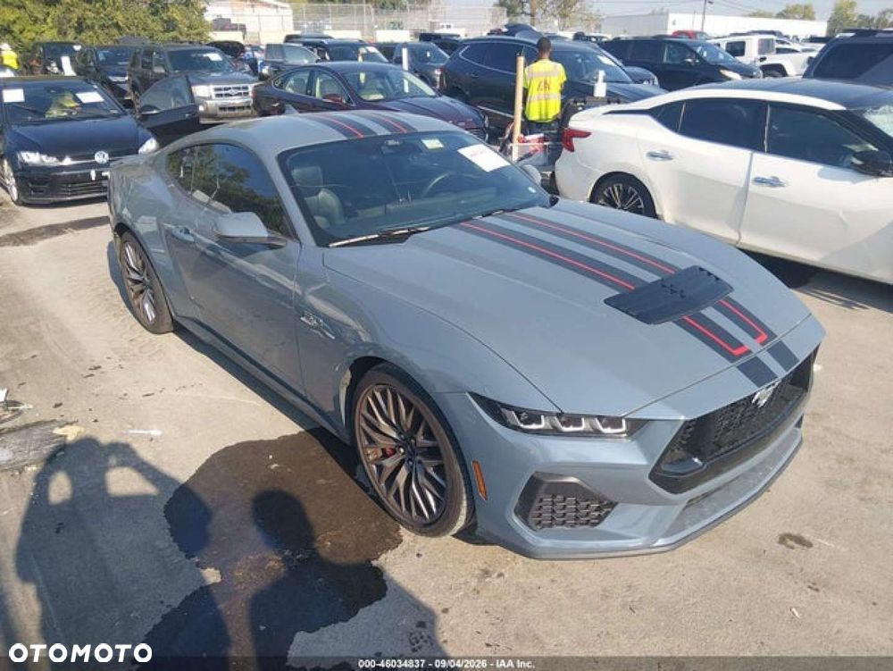 Ford Mustang - 6