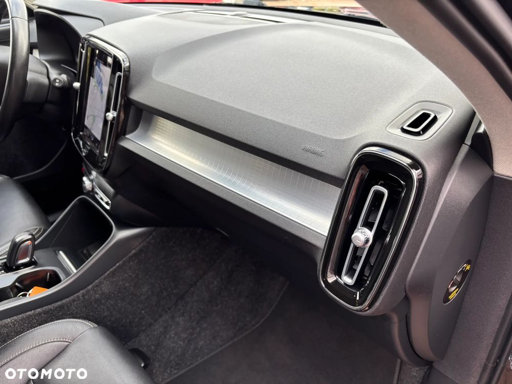 Volvo XC 40 B4 B Geartronic Momentum Pro - 30