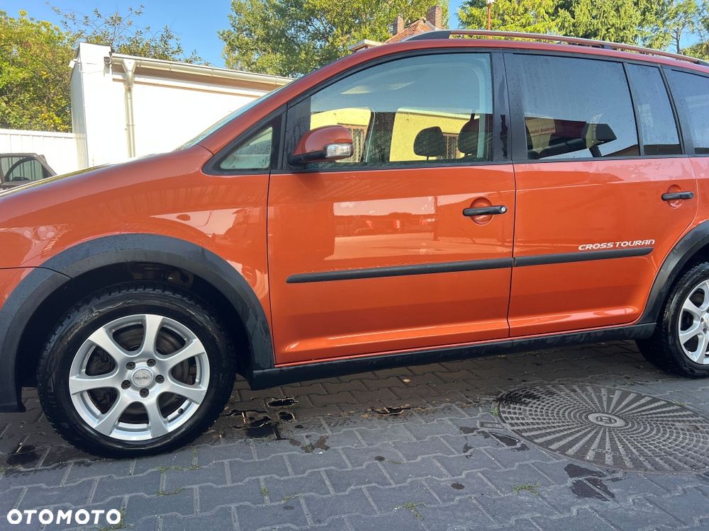 Volkswagen Touran - 7