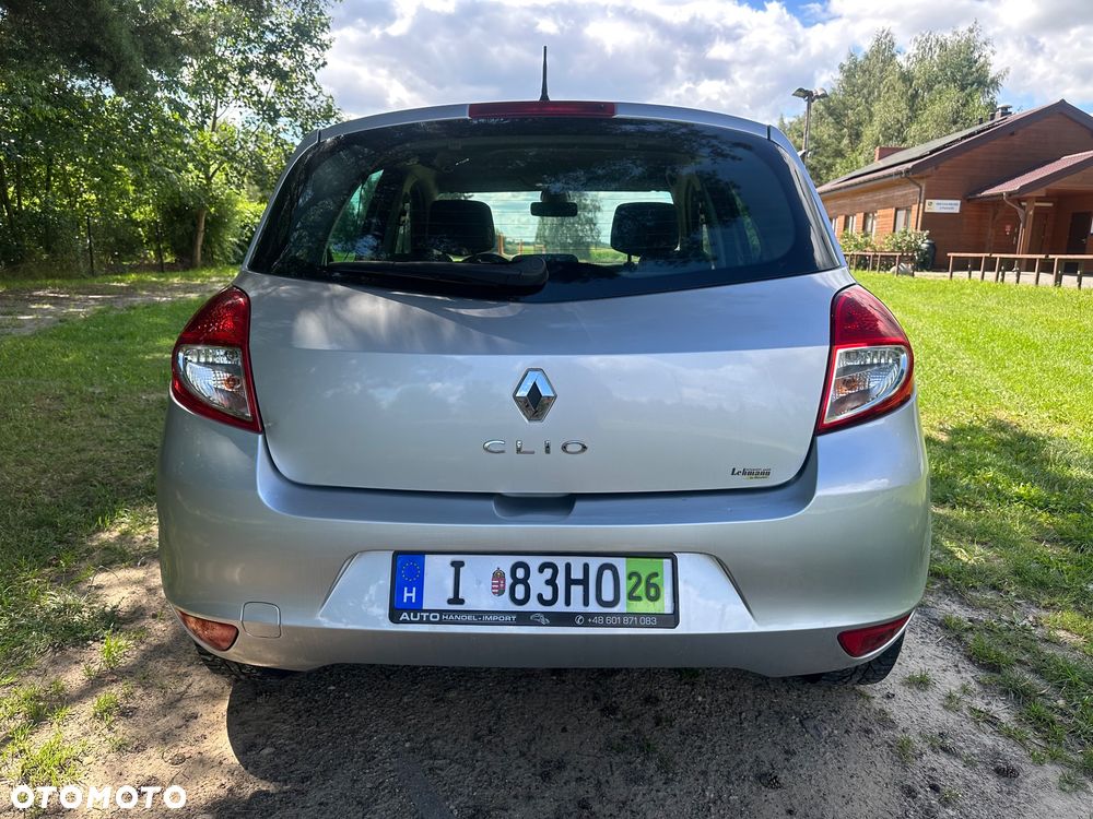 Renault Clio - 11