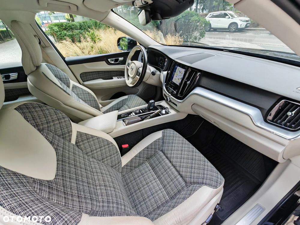 Volvo XC 60 B4 D AWD Momentum Pro - 9