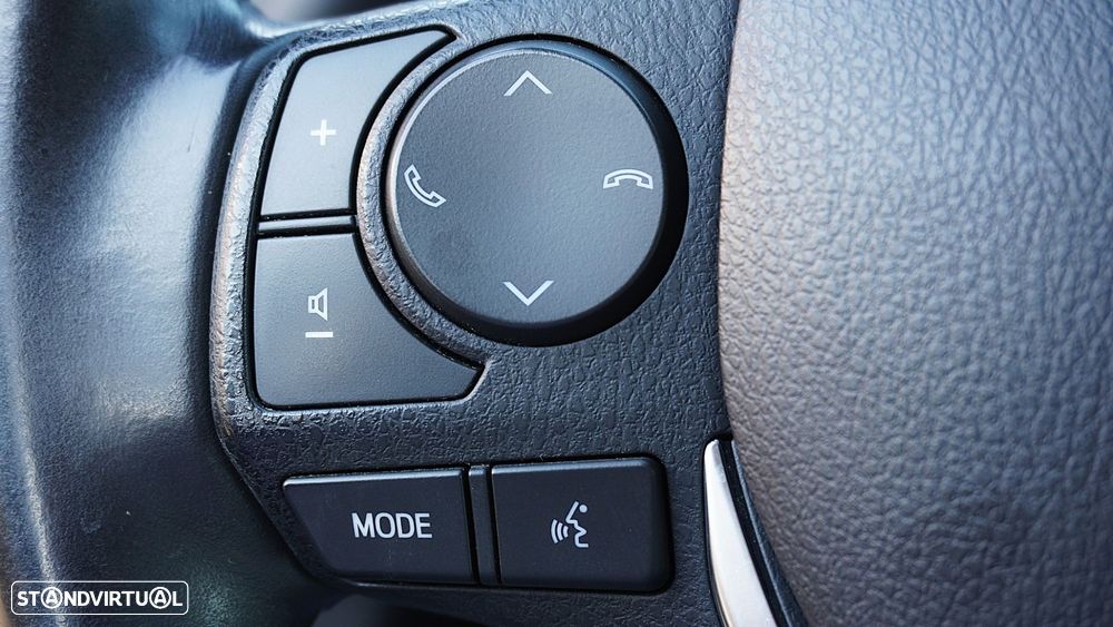 Toyota Auris 1.8 HSD Comfort +P.Techno+P.Sport - 24