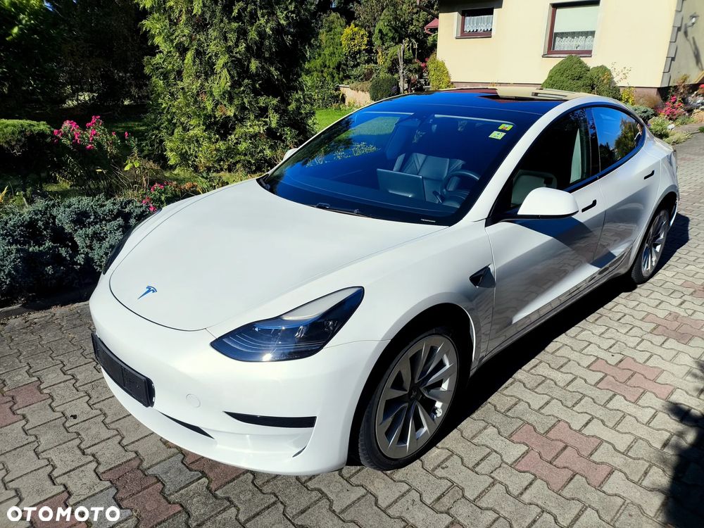 Tesla Model 3 2022 photo 2