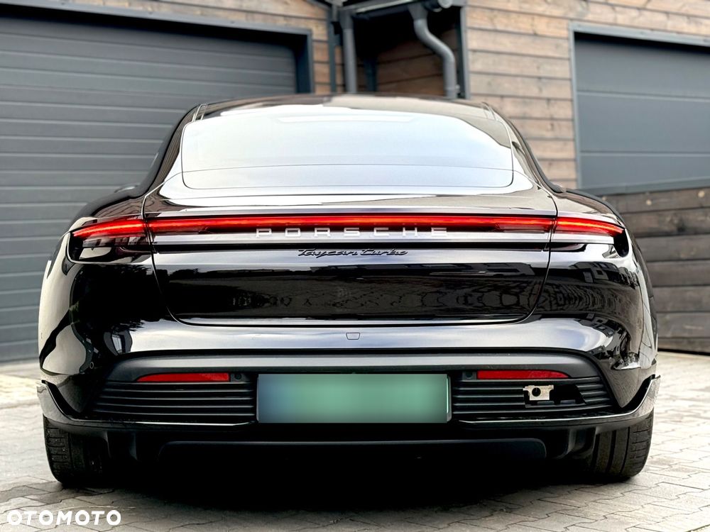 Porsche Taycan - 14