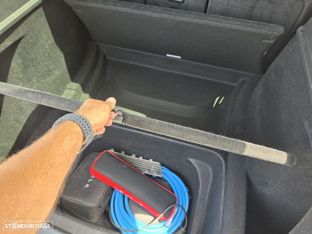 Tesla Model Y Long Range Dual Motor AWD - 45