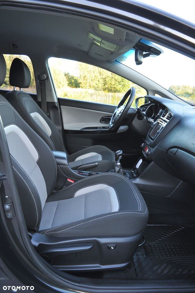 Kia Ceed 1.6 GDI Platinum Edition - 31