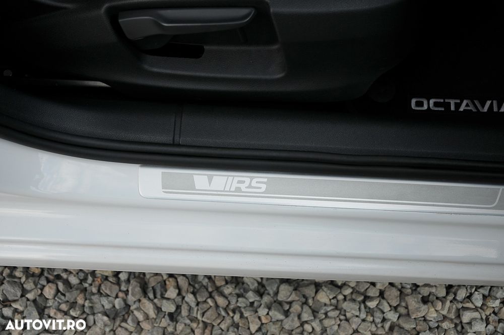 Skoda Octavia 2.0 TDI (Green tec) DSG RS - 32